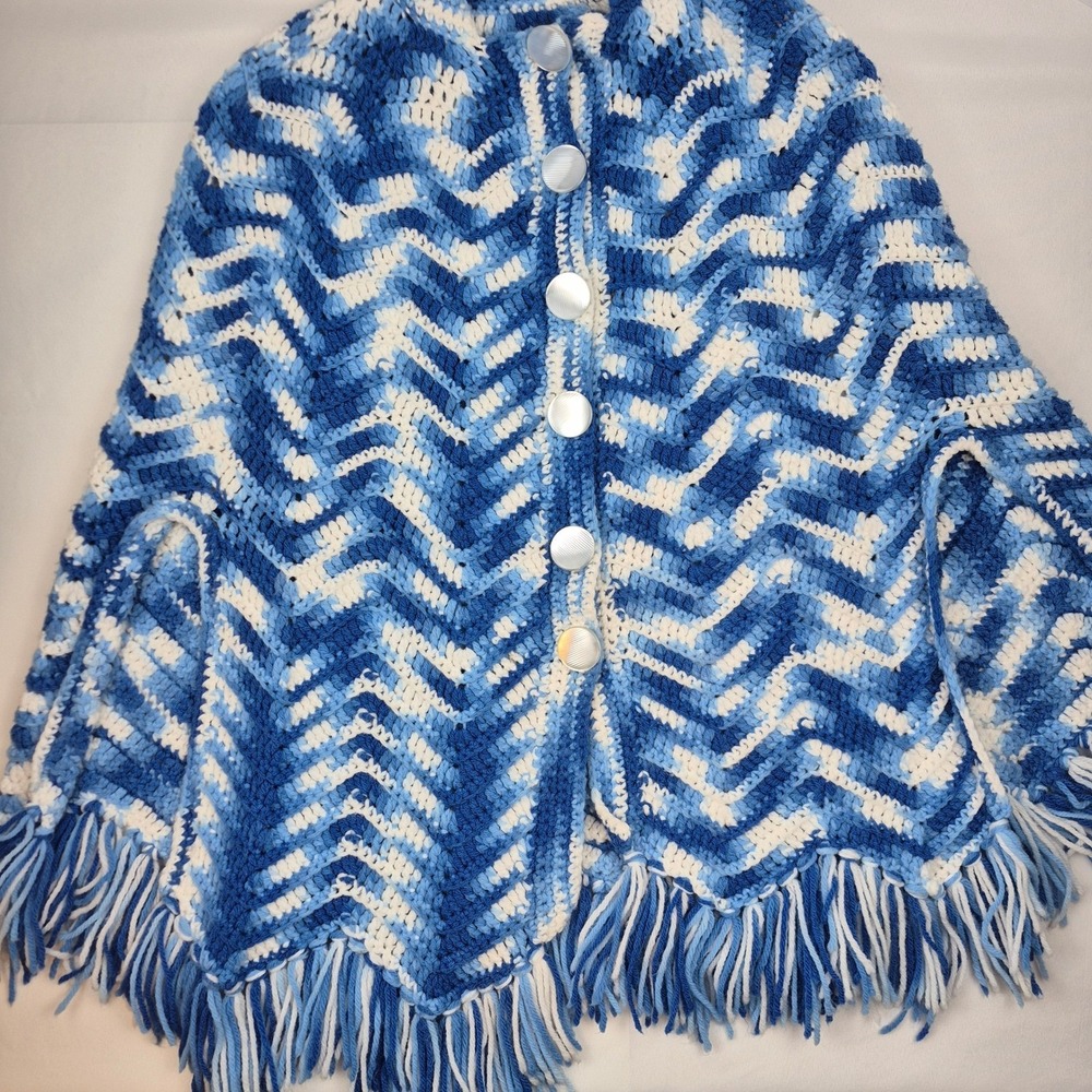 Vtg 70s 80s‎ Crochet Poncho Blue White Chevron Fringe Handmade Boho Hippie Cape - Picture 11 of 11